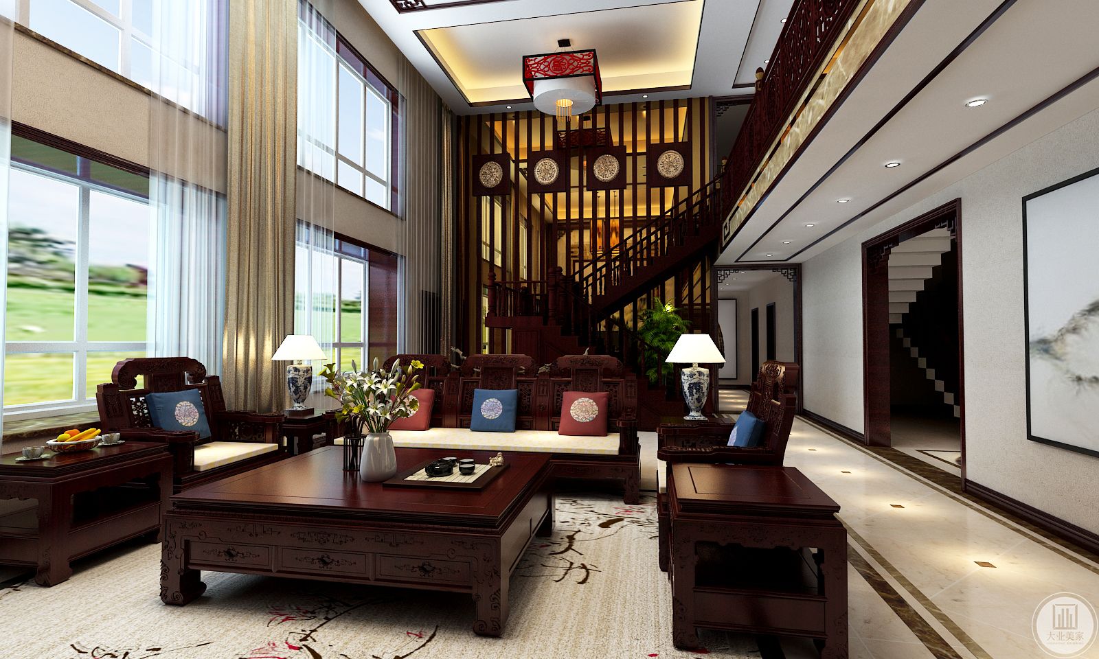 客厅装修效果图：地面铺设浅色瓷砖搭配浅色地毯，沙发茶几都采用红木制作，沙发后是红木隔断，隔开客厅和楼梯间。