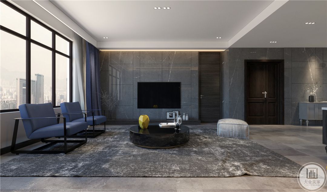 客厅地面采用深色木纹砖，搭配灰色地毯，沙发采用深浅搭配的方式，茶几以黑色为主。