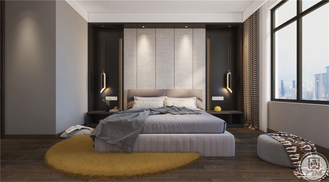 主卧室的床头背景墙采用浅色木板装饰，地面铺深色木地板搭配黄色地毯，两侧的床头柜采用黑檀木。
