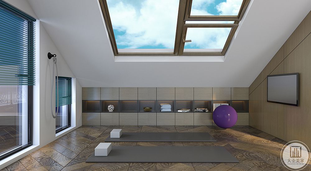 木地板使瑜伽室更舒适新增门窗增加了通透性利用了斜坡做柜子既不浪费空间又实用