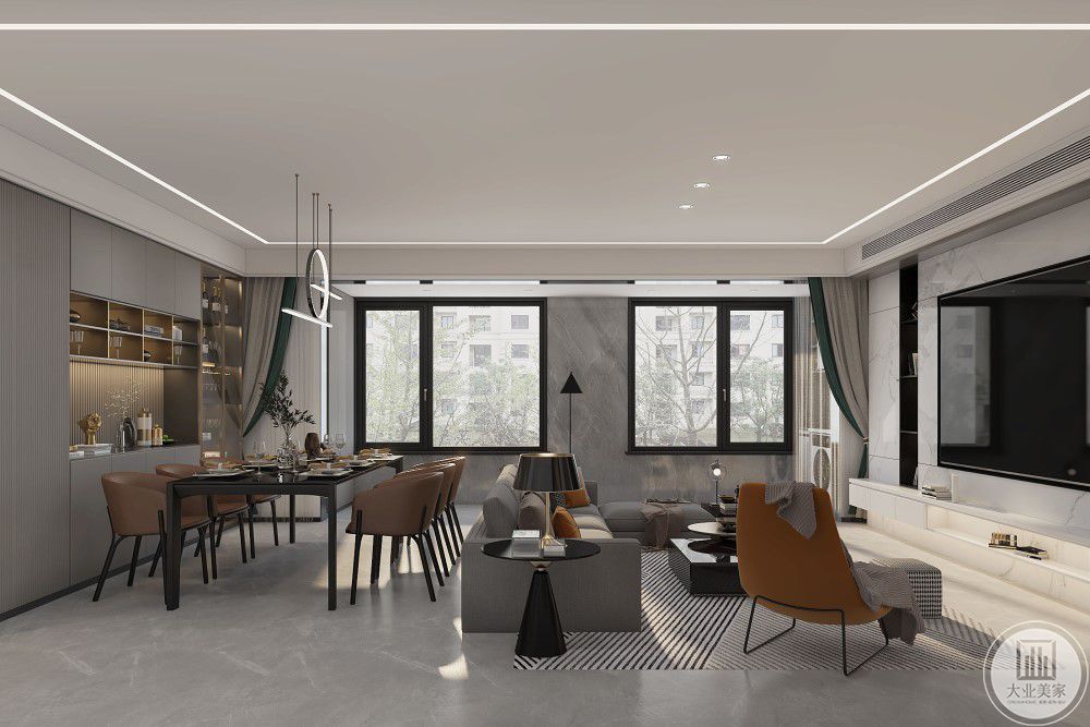 现代布艺沙发，橙色皮质餐椅色彩软装搭配，增加空间色彩