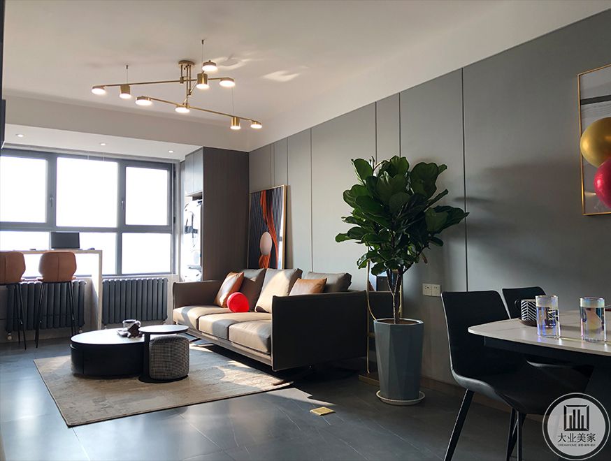 呈现了一个极简的灰调空间，彰显业主沉稳、静谧的居家风格，打造宁静的室内风格。