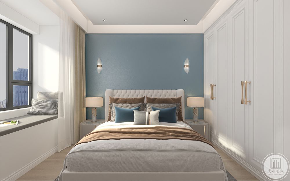 卧室采用白色为主调的设计风格，但蓝色简约的背景墙，加上明亮的空间，卧室变得充满阳光，安静，舒适。