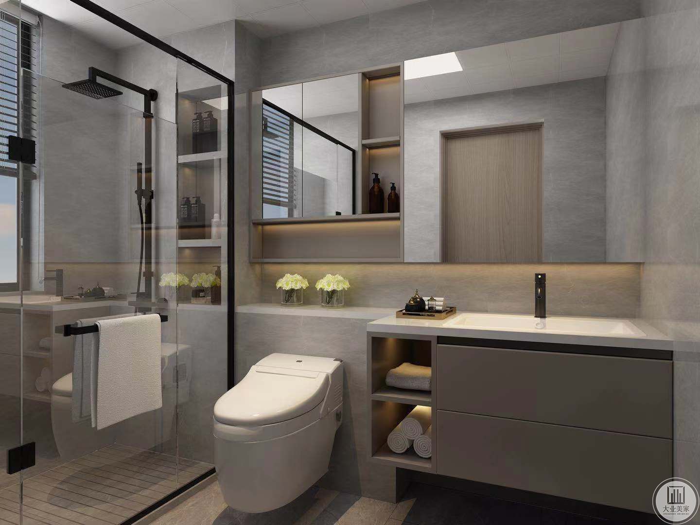 卫生间壁挂马桶与浴室柜做结合，整体统一，上方定制收纳柜，增大储物空间