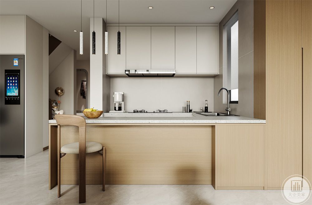 开放式厨房设计，把相对独立的厨房和客厅连接起来，两个空间在装修风格上相融合，有一定的协调性